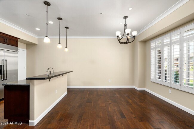 Foto del edificio - 4931 N Woodmere Fairway