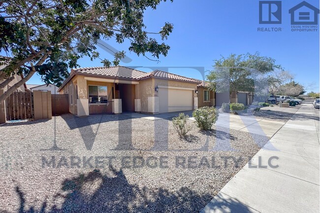 Foto del edificio - 3Bed/2Bath House in Buckeye! Ready for Immediate Move-In! -- FENCED-IN YARD!