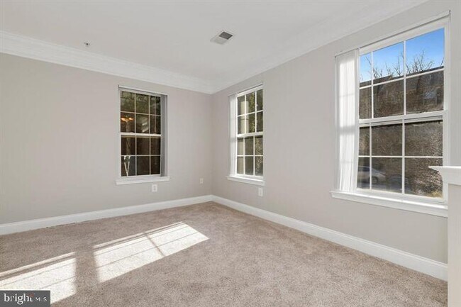 Building Photo - 23411 Rainbow Arch Dr