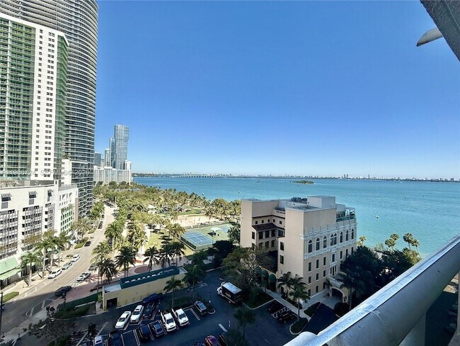 Foto del edificio - 1717 N Bayshore Dr