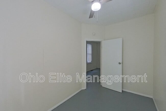 Building Photo - 1473 Thomas Ave