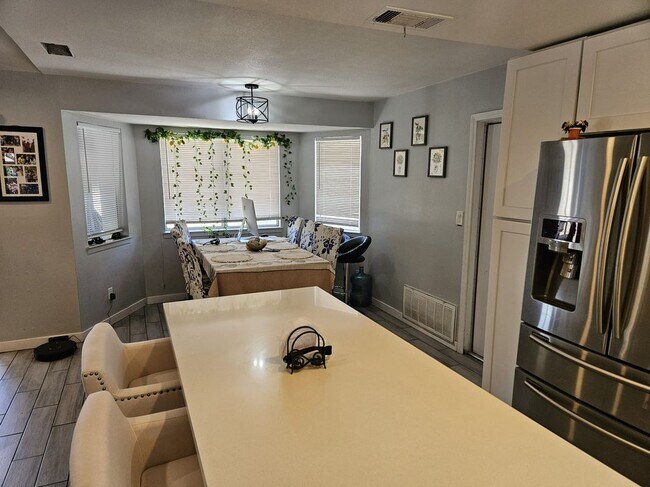 Foto del edificio - 40266 Ronar St