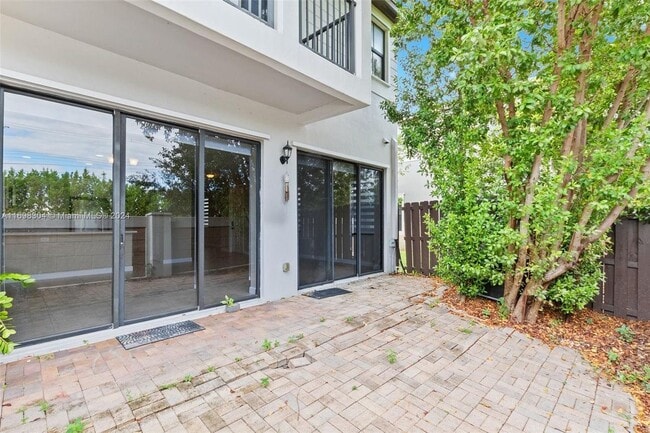 Foto del edificio - 10429 NW 61 Ln.