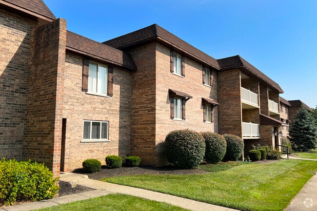 Building Photo - Crestbrook Apartments & Townhomes
