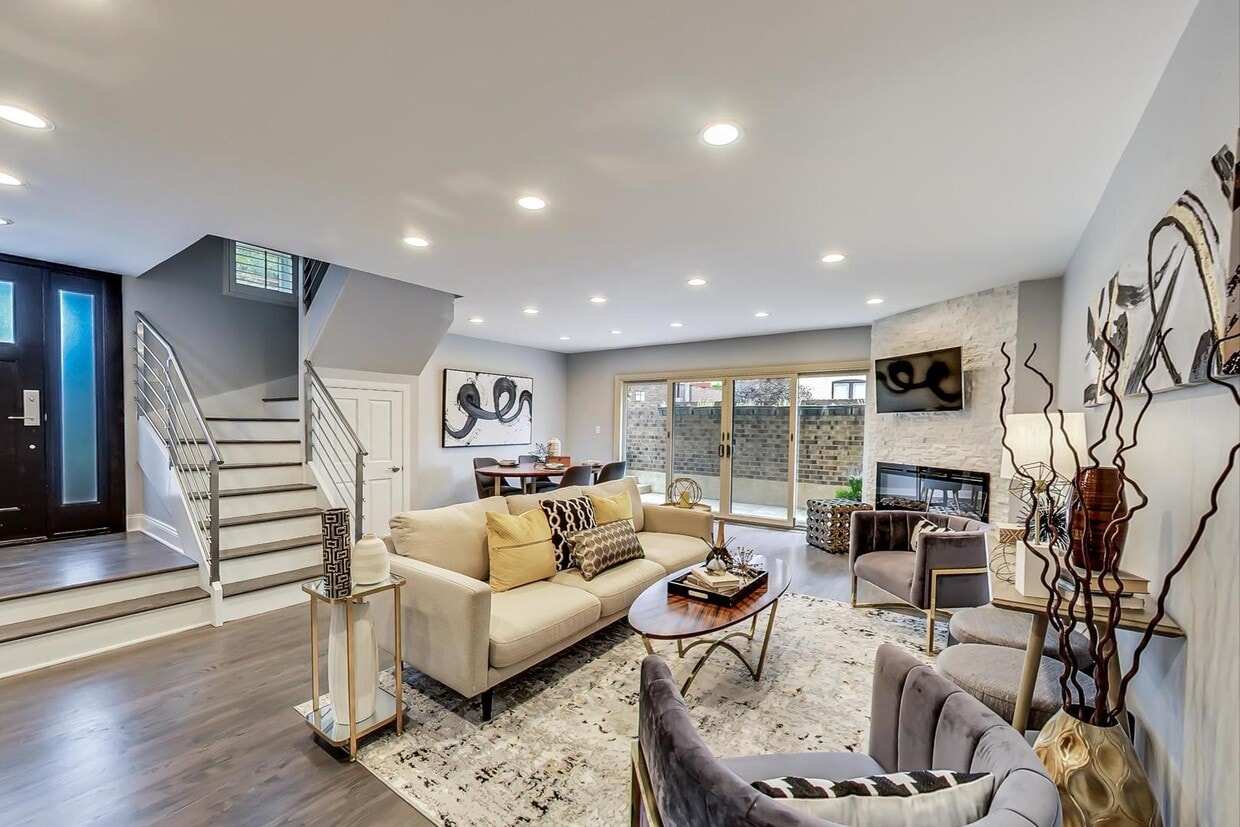 Foto principal - 1657 W Wrightwood Ave