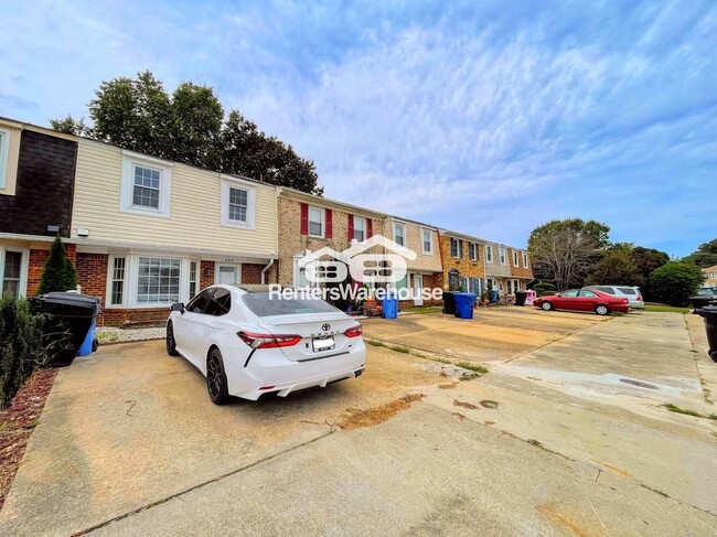 Building Photo - 632 Biltmore Dr