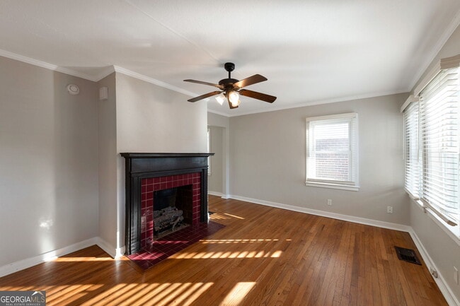 Building Photo - 152 1st St SW