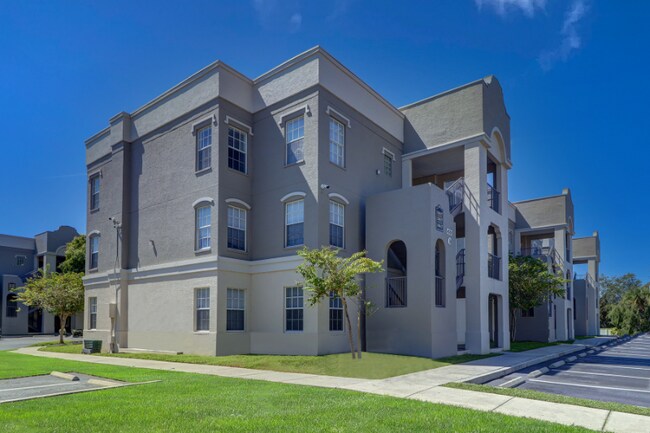 Foto del edificio - 4301 28th St N
