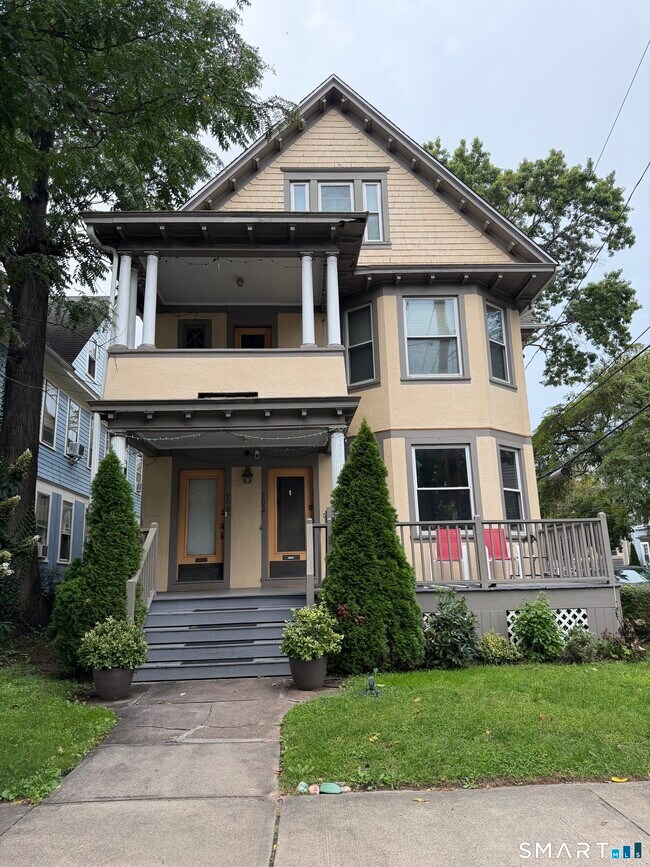 Building Photo - 790 Orange St