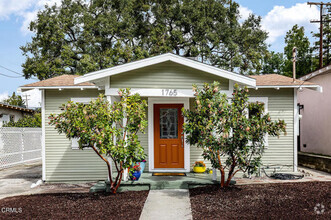 Building Photo - 1765 Fern Ln
