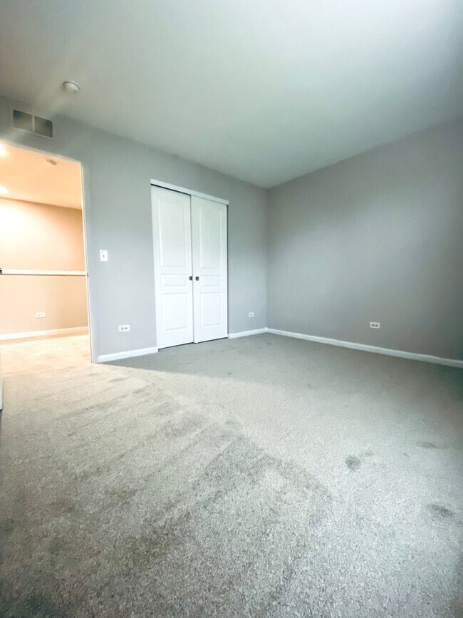 Building Photo - 337 Devoe Dr
