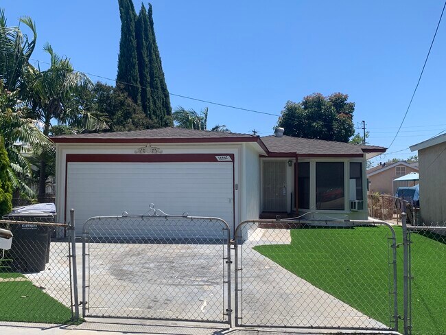 Foto del edificio - 12252 Academy Way