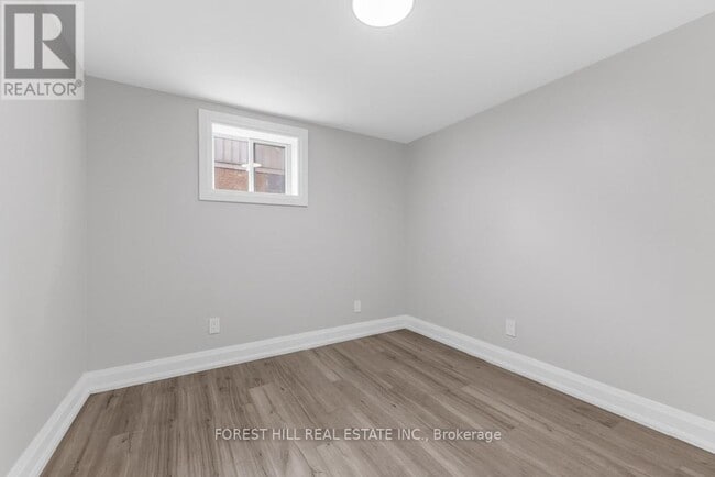 Building Photo - 10 Cleaveholm Dr