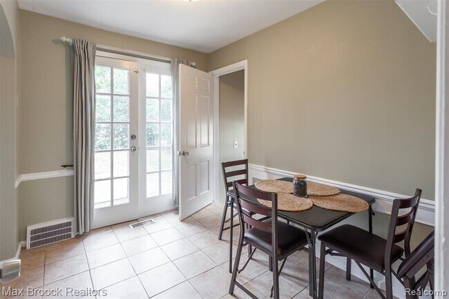 Foto del edificio - 1997 Henrietta St