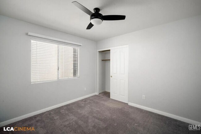 Foto del edificio - 9302 Southwick Dr