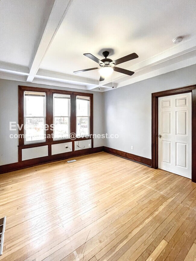 Foto del edificio - 9429 Brush St