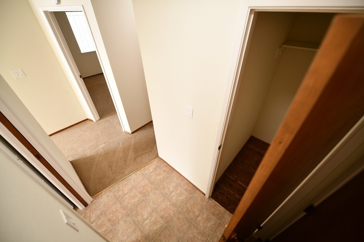 Primary Photo - 264 Lee St