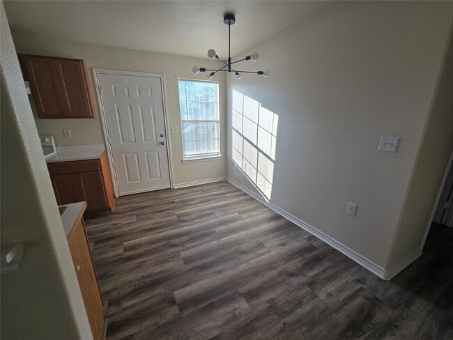 Building Photo - 102 Wilson St