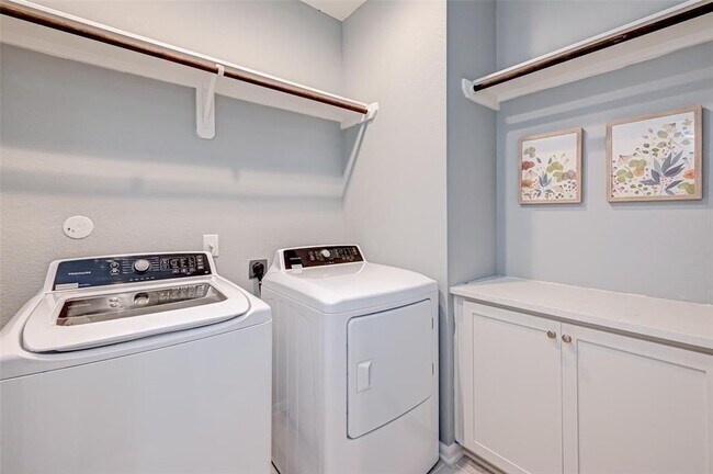 Foto del edificio - 5542 Sallow Bay Ln