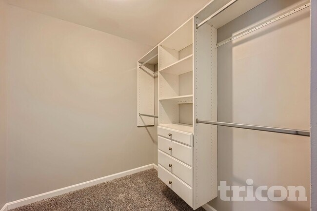 Foto del edificio - 12345 Bonfire Dr