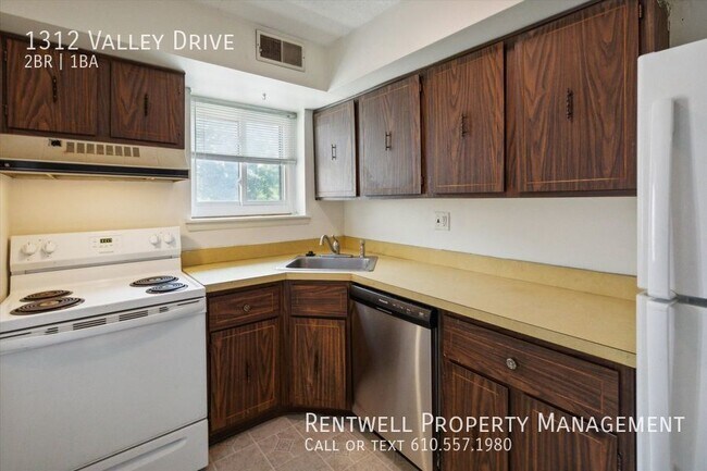 Foto del edificio - 1BR plus Bonus Room 1BA Condo located in G...