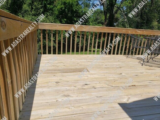 Building Photo - Amazing Raytown Apartment-Available NOW!!
