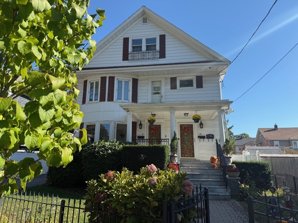 Primary Photo - 10 Bradford St