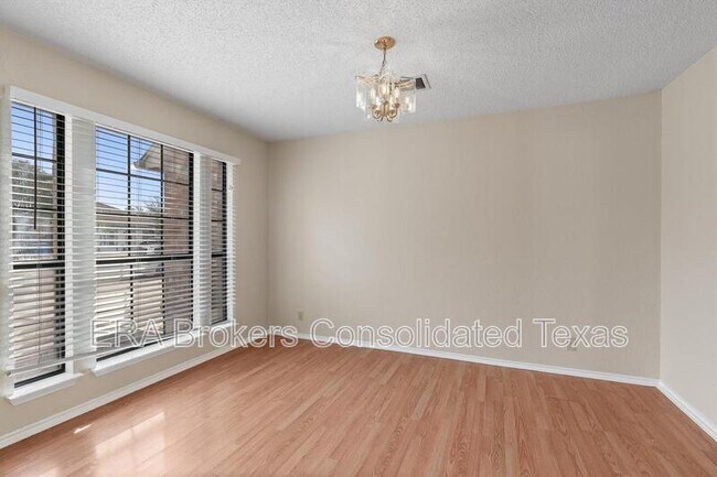 Foto del edificio - 716 Camp Fire Trail