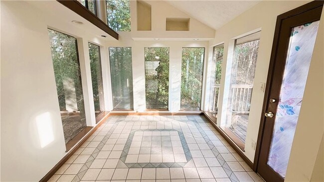 Building Photo - 4031 Sugar Mill Dr