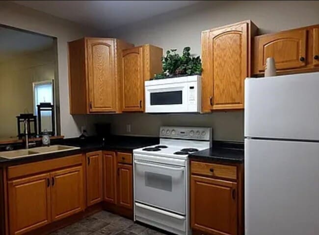 Foto del edificio - 3 Bedroom 1 Bathroom with Garage