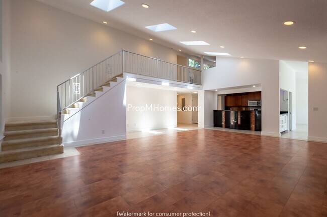 Foto del edificio - Stunning Bull Mountain Contemporary Four B...