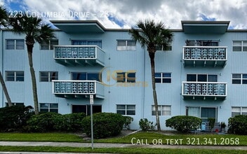 Building Photo - 223 Columbia Dr