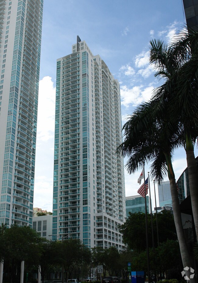 Building Photo - The Plaza on Brickell
