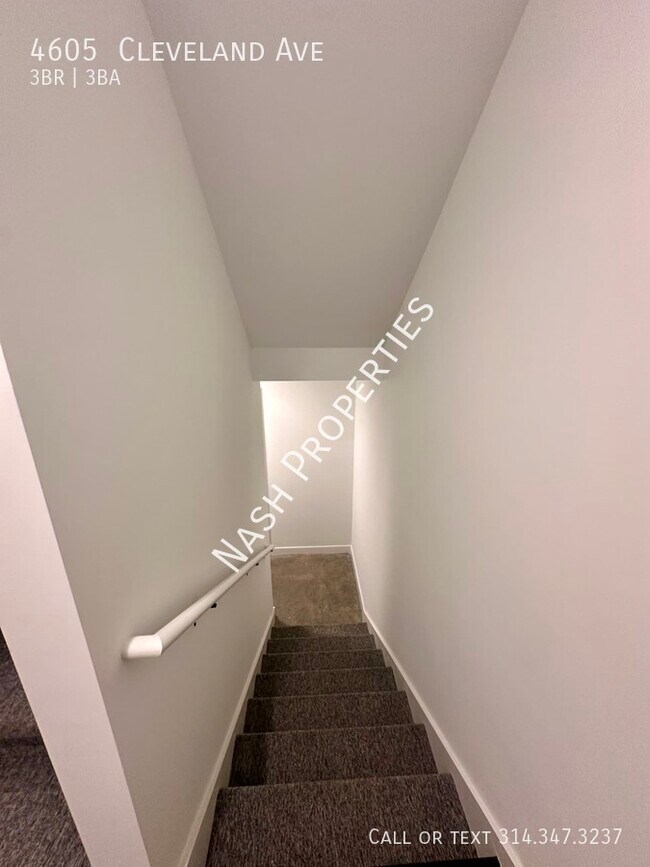 Building Photo - $2300 - 3 Bed / 2.5 Bath apartment in the ...