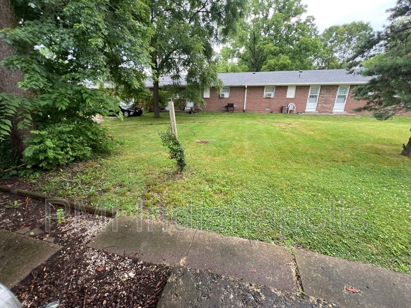 Foto del edificio - 7044 Meadow Dr
