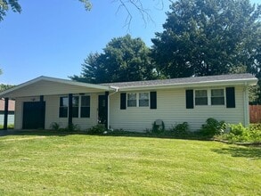 Building Photo - 130 Tulip Tree Dr