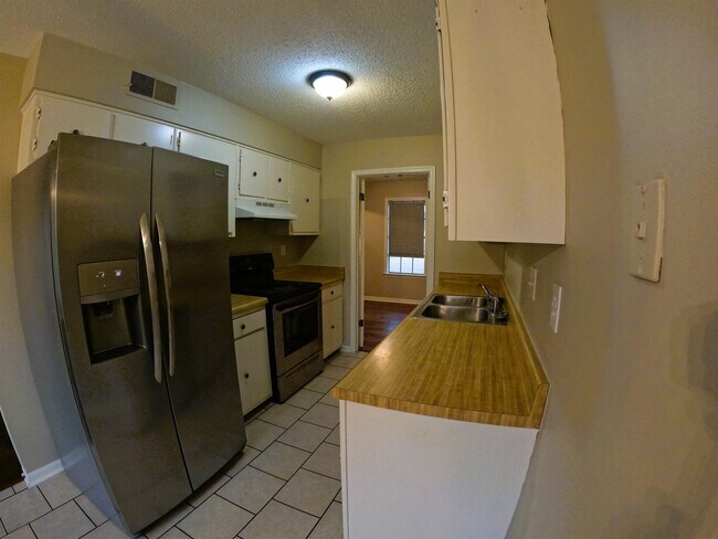 Foto del edificio - 6541 Deermont Dr