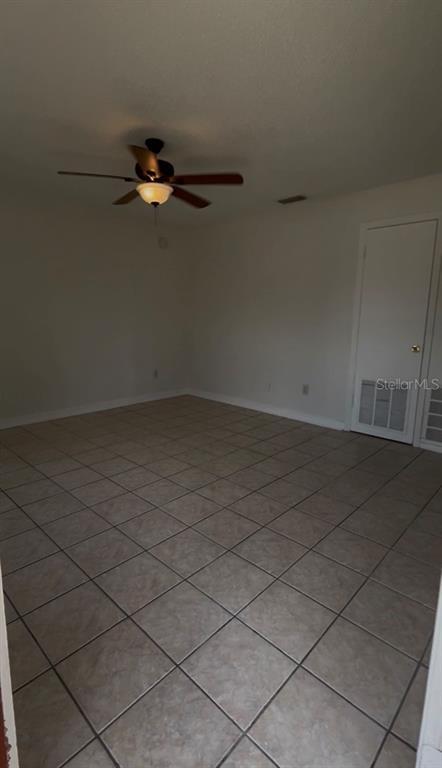 Foto del edificio - 945 Bryan Ct