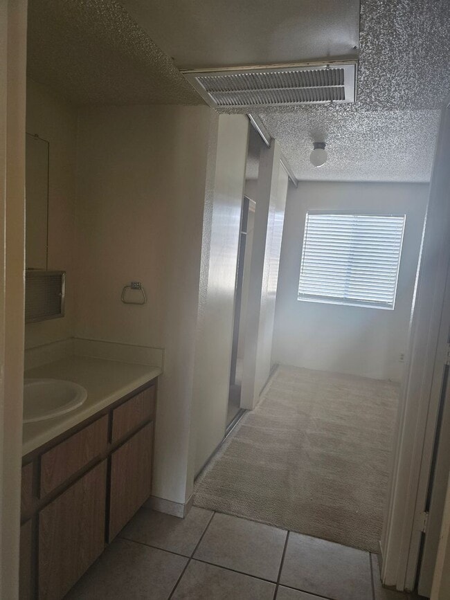 Foto del edificio - 3525 E 3rd St