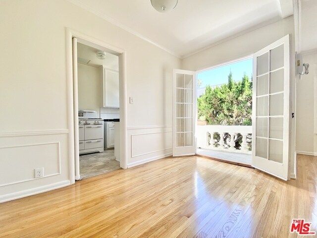 Foto del edificio - 2254 N Beachwood Dr