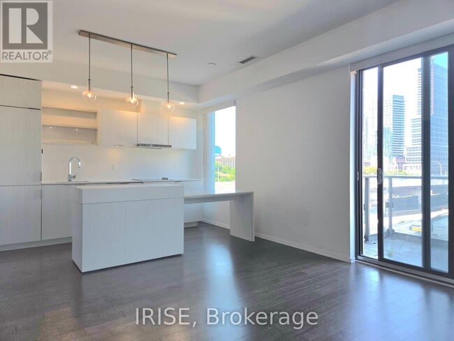 Building Photo - 12 Bonnycastle St