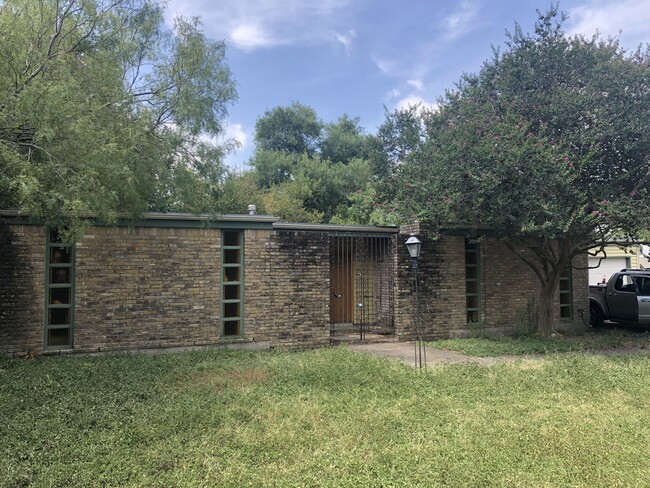 Building Photo - 5570 Aspen Valley St