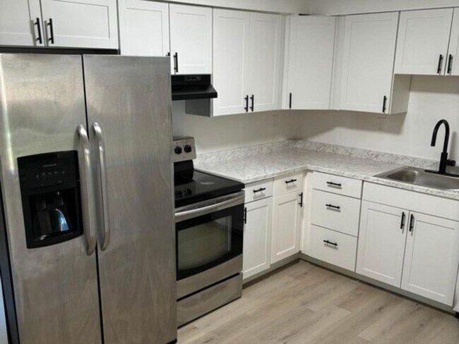 Foto del edificio - 3 Bedroom Townhome in Lexington Park
