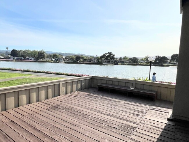 Foto del edificio - 160 Beach Park Blvd