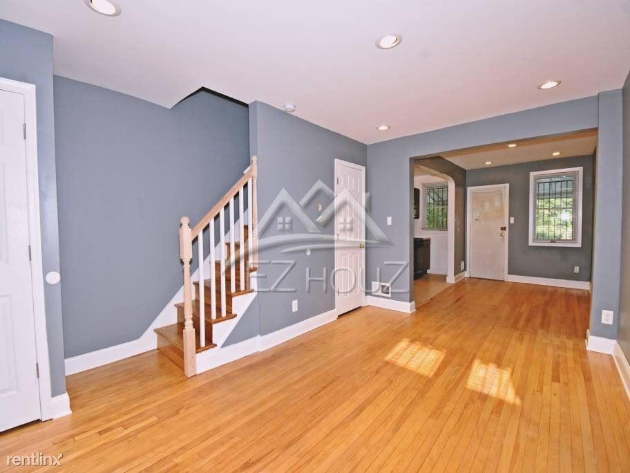 Primary Photo - 2 br, 1.5 bath Apartment - 902 Whitmore Ave