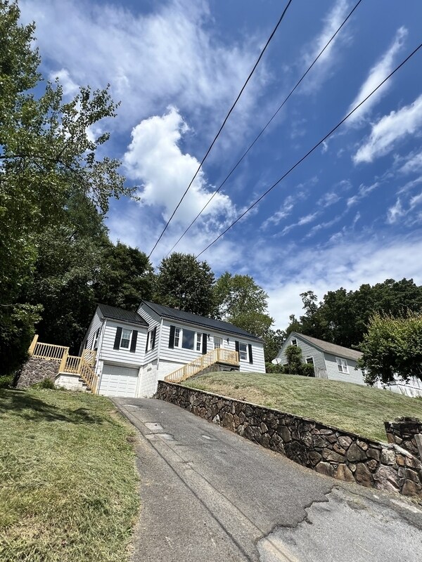 Foto del edificio - 1219 East Dr