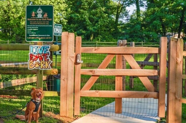 ¡El parque para perros más grande de todos los tiempos! - Haverford Apartments