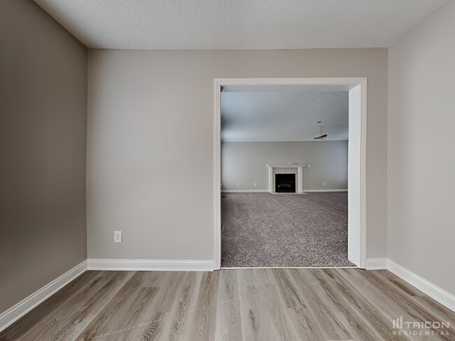 Building Photo - 4609 Clairmont Dr