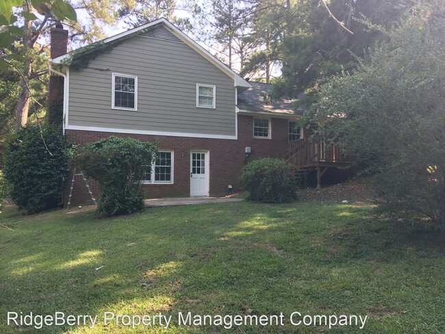 Building Photo - 3 br, 2 bath House - 8 Cumberland Dr.