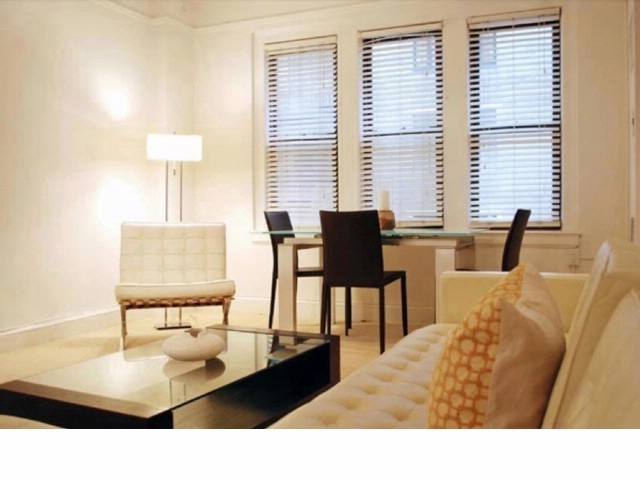 Foto del edificio - 145 W 58th St